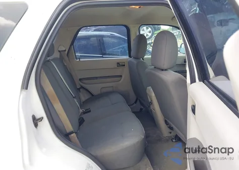 2011 Ford Escape Xls из США, поврежденный, VIN 1FMCU0C70BKB58478